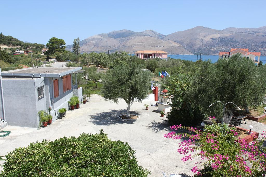 Circe Pansion Apartment Lixouri Exterior foto